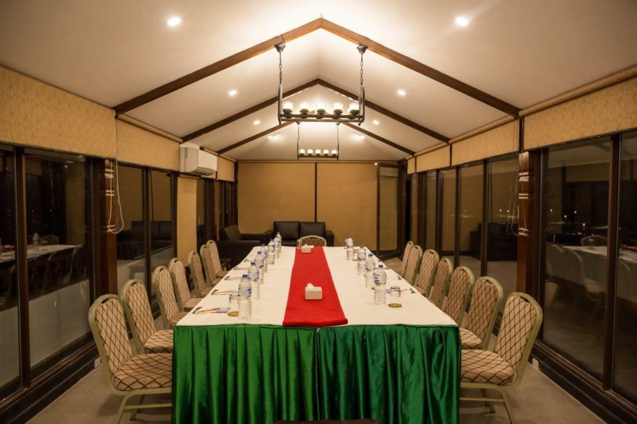 Chandragiri Hills Resort Thānkot Dış mekan fotoğraf